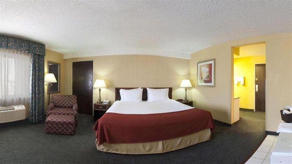 Holiday Inn Express Hotel Fort Campbell-Oak Grove By Ihg Exterior foto